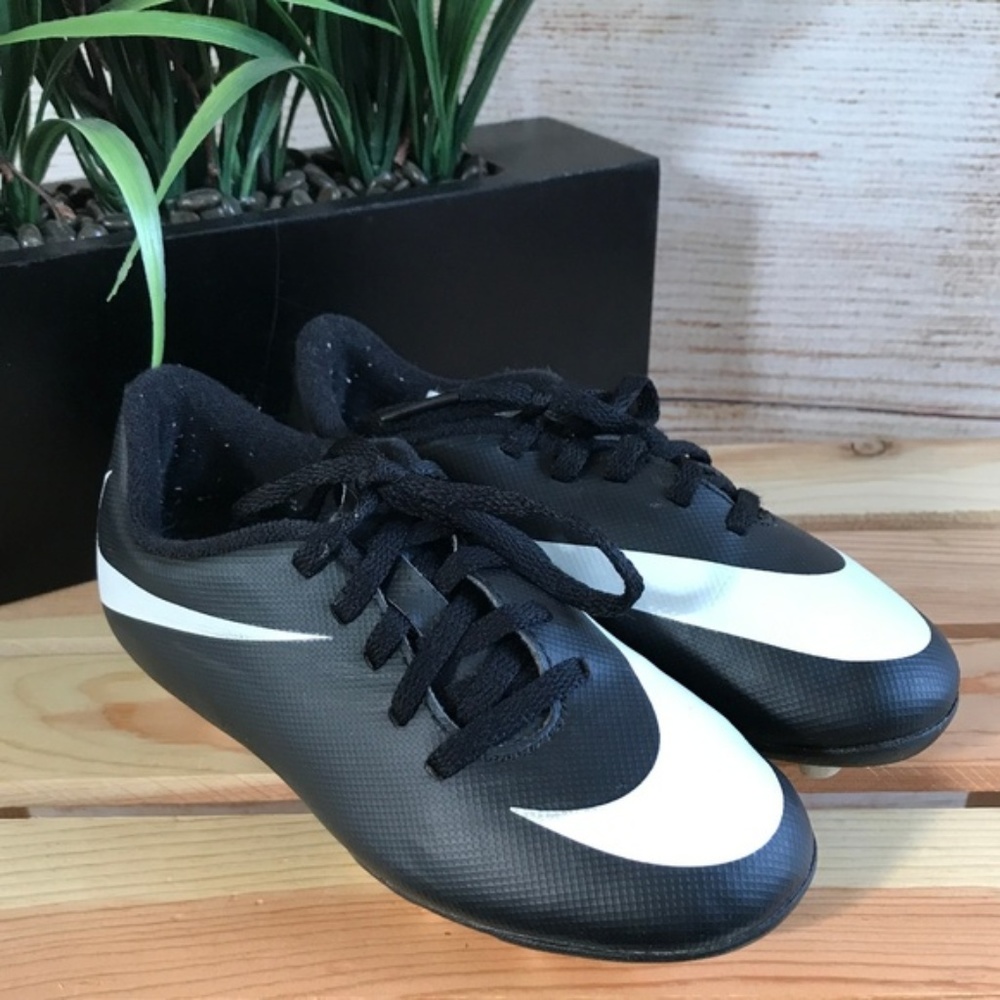 Nike Toddler Size 11 Soccer Cleats